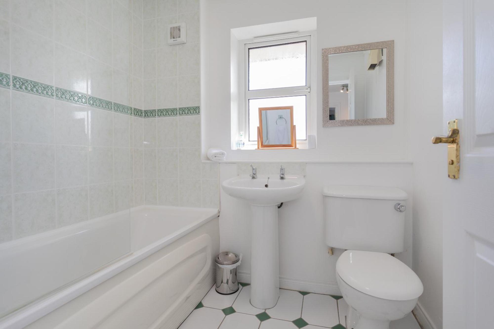 Ardenlee - Stylish 3 Bed Apt Close To City, Parking And Wifi 贝尔法斯特 外观 照片